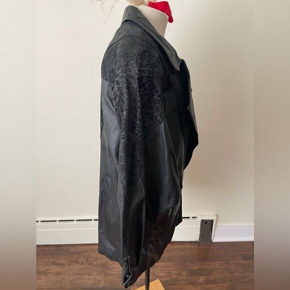 Vintage leather coat for women || oversized leather bomber jacket - Picture 11 of 13